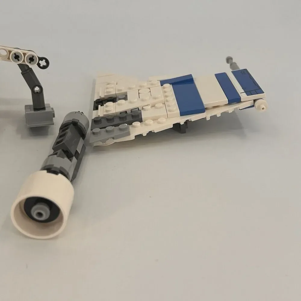 LEGO Star Wars New Republic E-Wing 75364 Incomplete Set Pre-Owned